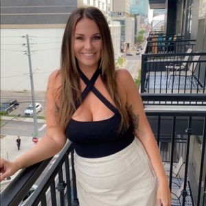 Meet your Posher, Casey